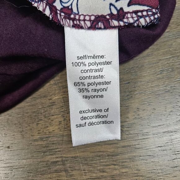 Women's Boho Print Top Size Small Short Sleeve Lace Shoulders Satin Front - Picture 4 of 4